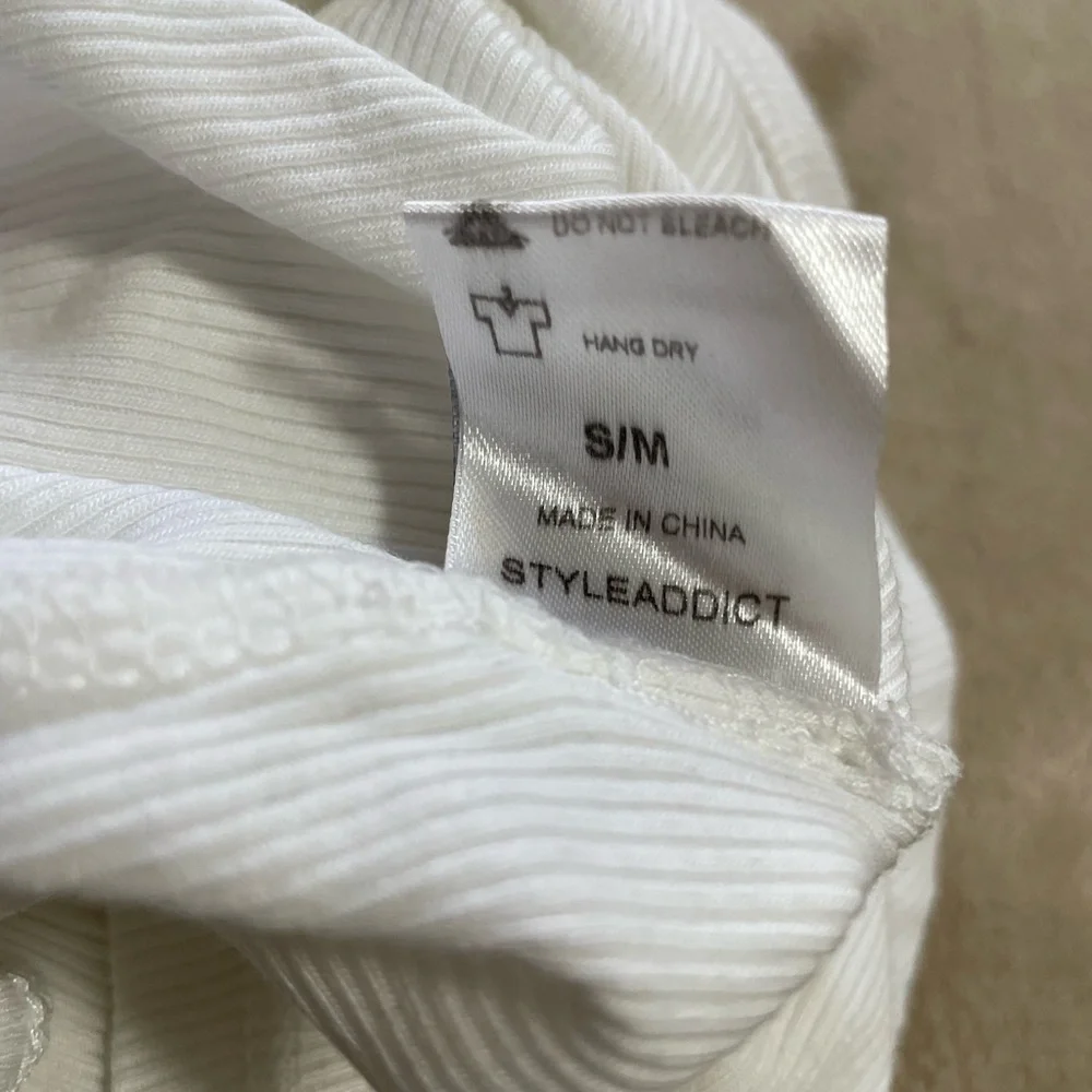 Style Addict Ribbed White Tank Basic - Picture 5 of 5